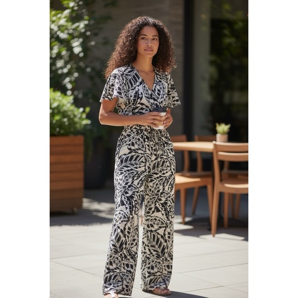 Adrienne Vittadini XL Black White Palm Print Wide Leg Jumpsuit Belted - Picture 2 of 6